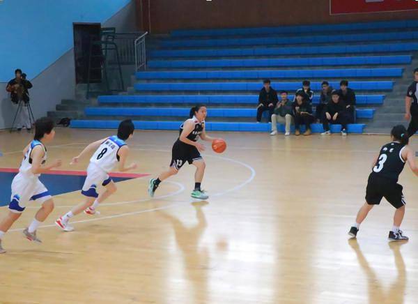 西班牙女子篮球联赛_重庆财经学院女子篮球队获中国大学生篮球联赛重庆赛区亚军
