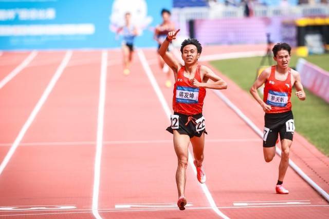 皇冠信用盘如何注册
_率先冲线却因“配合犯规”被罚皇冠信用盘如何注册
！十五运会男子万米“看门道”