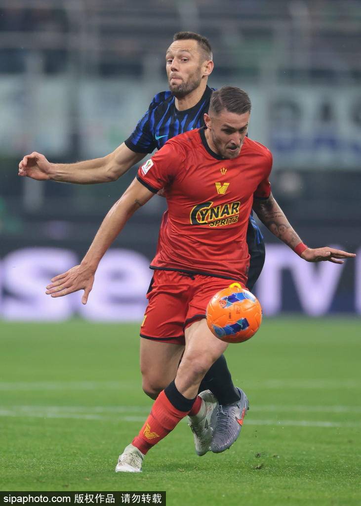 皇冠信用网开户_国米意超杯对博洛尼亚：恰尔汗奥卢与达米安伤情更新皇冠信用网开户，齐沃面临排兵困扰