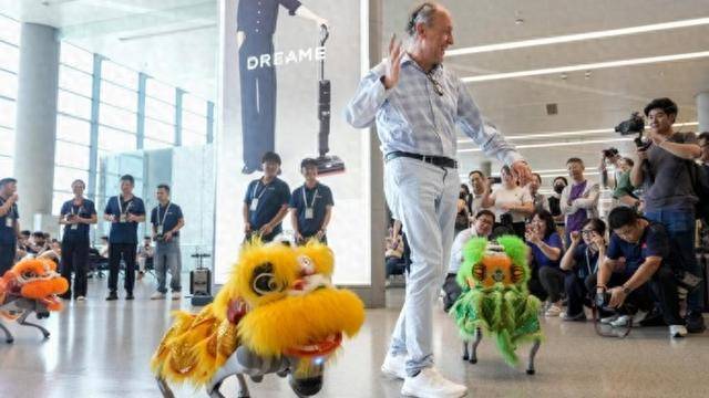 体育皇冠信用盘
_一键下单体育皇冠信用盘
!机器人要来给你“打工”啦|新民侨梁