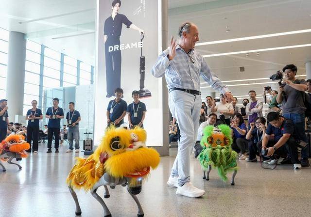 体育皇冠信用盘
_一键下单体育皇冠信用盘
!机器人要来给你“打工”啦|新民侨梁