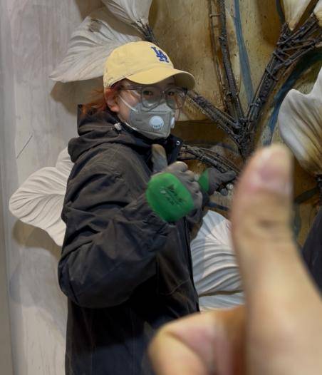 皇冠登3代理申请_两个00后刮腻子一年营收100多万元皇冠登3代理申请!梦想是画遍全球